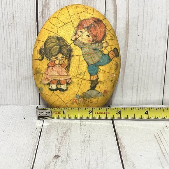 Vintage MAM Originals Oval Crackle Art Paperweight Children Playing - Picture 3 of 6